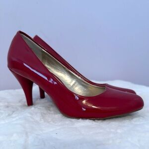 Bandolino Glossy Red Heels